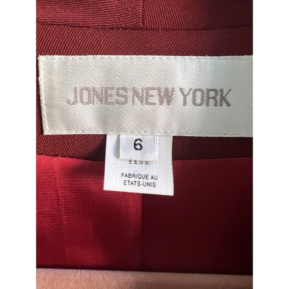 Vintage Jones New York Suit Jacket And Skirt Red Wool Size 6 Festive Business - Picture 12 of 12
